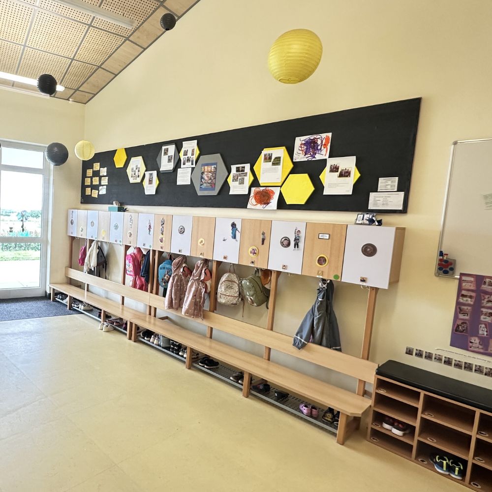 Kindergarten und Krippe 13 kindergarten umkleide